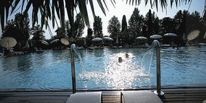 Xtrallusion offers characteristic Bed and Breakfast, B&B, Guest House, Hotel, Albergo and Country Lodge accommodation in Italy. Plus independent self-guided Walking, Adventure, Activity, Skiing and Paragliding Holiday itineraries on the Italian Rivieras, in the Italian Lakes, in the Italian Alps and in some of the most beautiful corners of Italy.